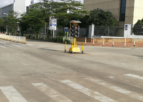 solar traffic light
