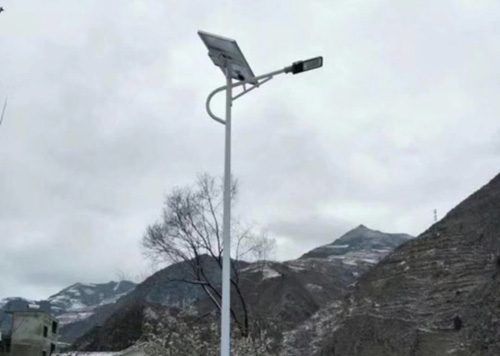split solar stret light
