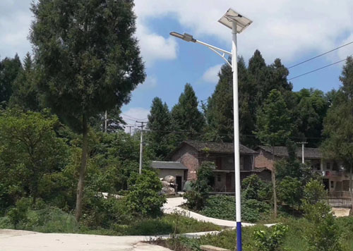 separated solar street light